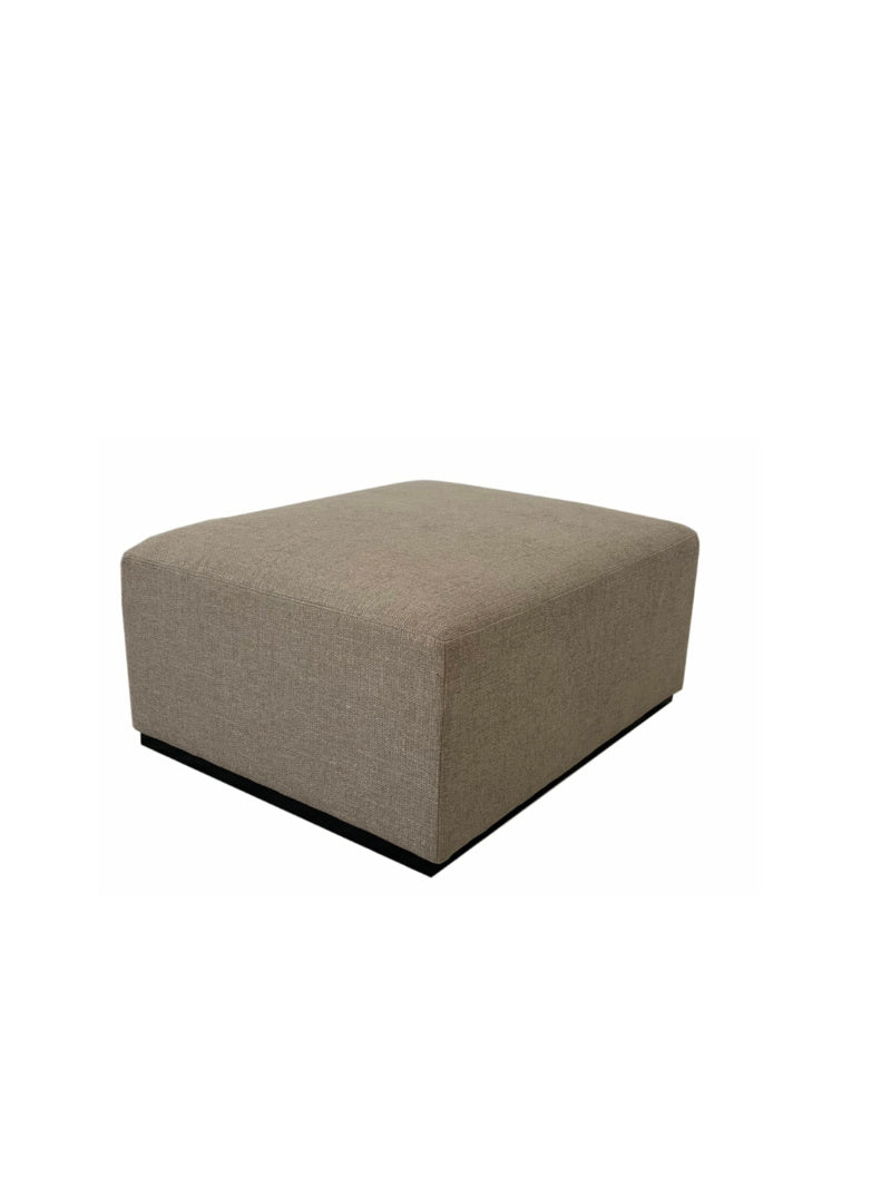 Modul sofaen style med skammel i fargen taupe