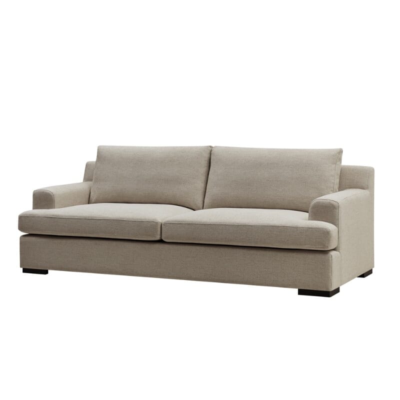 Sofaen "Miami" av Home Factory i stoffet brezzer, og farge taupe