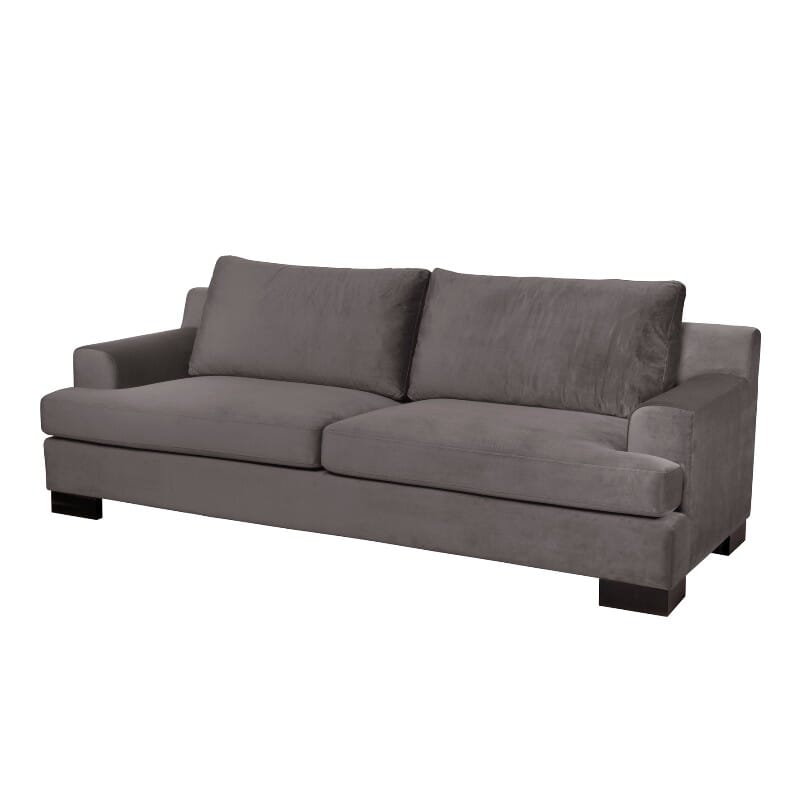 Sofaen "Miami" av Home Factory i stoffet velour, og farge mørke grå